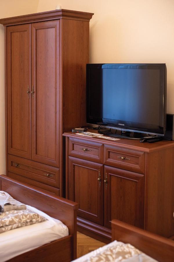 Theatroom Apartman Eger Extérieur photo