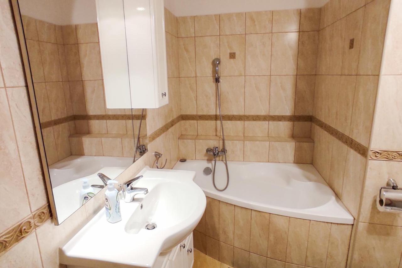 Theatroom Apartman Eger Extérieur photo
