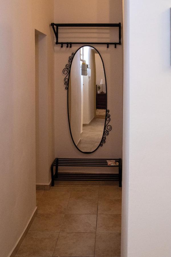 Theatroom Apartman Eger Extérieur photo
